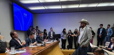 Reunião do PL com relator da anistia tem 'lacração' e reprimenda do líder à bancada; veja bastidor