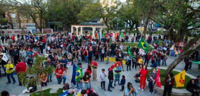 Ato em Santa Maria reúne movimentos contra anistia e a favor de mudanças fiscais e trabalhistas
